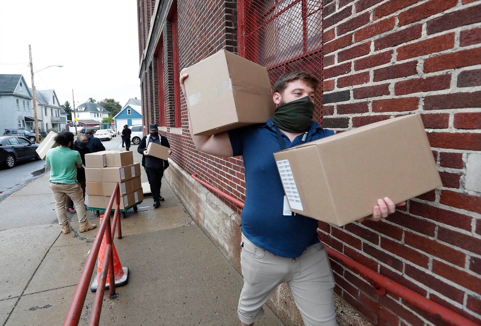 Buffalo Schools distributes iPads to students GMB